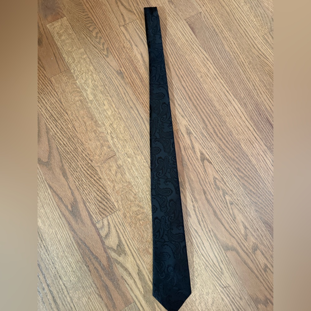 Elegant Black Paisley Tie
